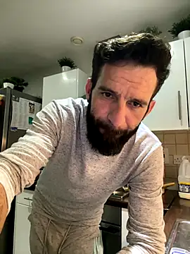 Snapshot of Michel_huge chatting on October 27, 2025, 6:42 pm Michel huge online show from October 27, 2025, 6:42 pm