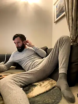 Snapshot of Michel_huge chatting on October 26, 2025, 6:30 pm Michel huge online show from October 26, 2025, 6:30 pm