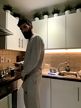 Snapshot of Michel_huge chatting on October 27, 2025, 6:36 am Michel huge online show from October 27, 2025, 6:36 am