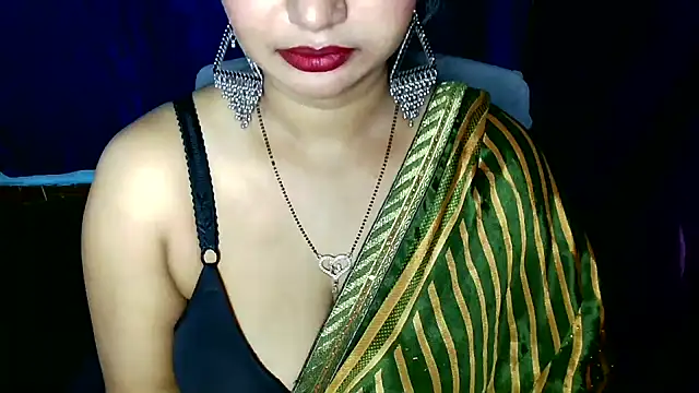 Snapshot of QUEEN_SAKHI- chatting on June 17, 2026, 6:02 am QUEEN SAKHI- online show from June 17, 2026, 6:02 am