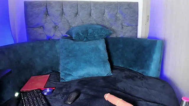 SafiroBlake online show from September 29, 2025, 4:52 am