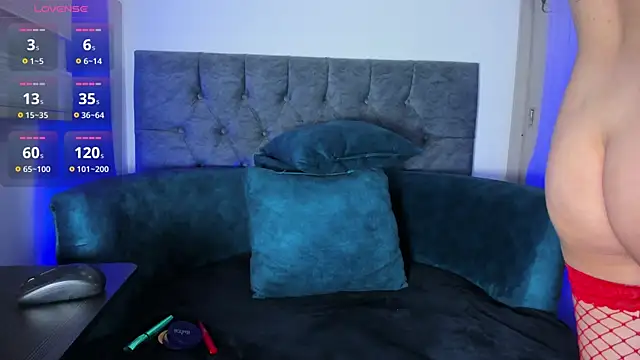 SafiroBlake online show from September 26, 2025, 3:35 am