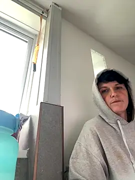 Snapshot of backdoorgalore4you chatting on October 17, 2025, 10:29 am backdoorgalore4you online show from October 17, 2025, 10:29 am