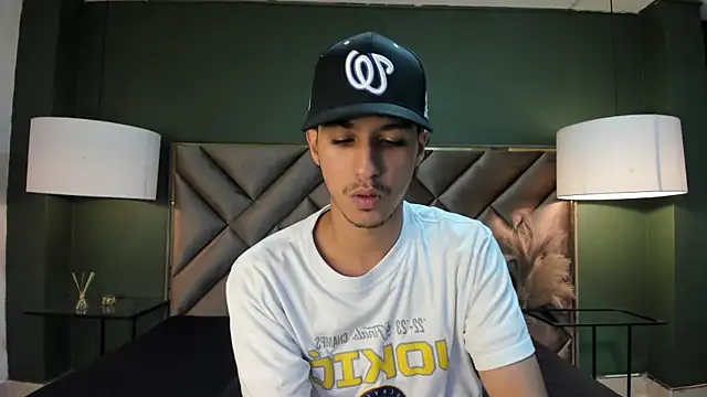 Snapshot of Marcus_Jeron chatting on September 29, 2025, 3:57 am Marcus Jeron online show from September 29, 2025, 3:57 am