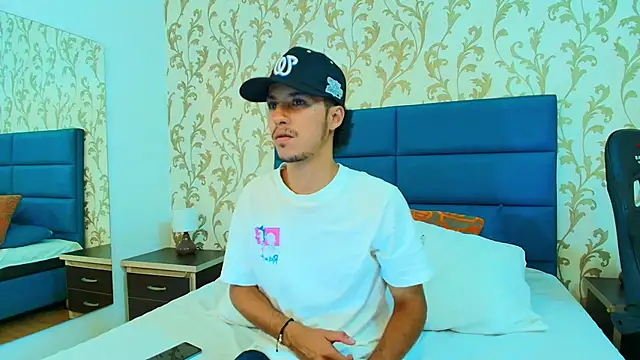 Snapshot of Marcus_Jeron chatting on October 3, 2025, 3:20 am Marcus Jeron online show from October 3, 2025, 3:20 am