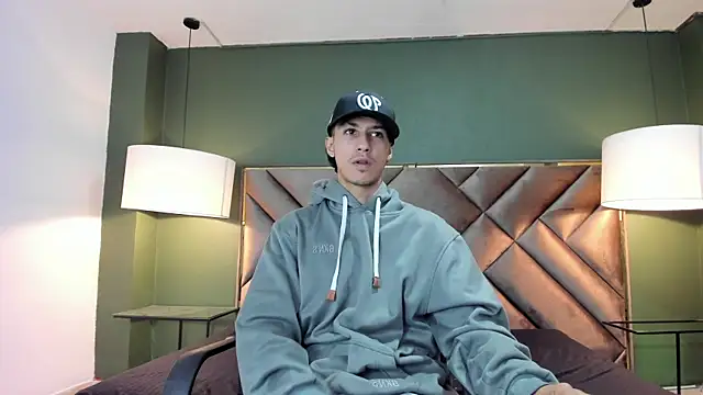 Snapshot of Marcus_Jeron chatting on October 21, 2025, 9:36 pm Marcus Jeron online show from October 21, 2025, 9:36 pm