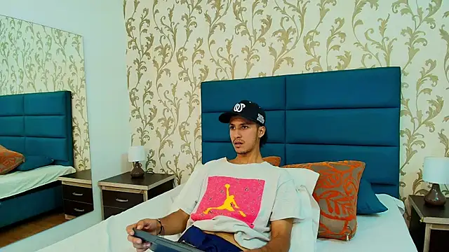 Snapshot of Marcus_Jeron chatting on September 25, 2025, 3:34 am Marcus Jeron online show from September 25, 2025, 3:34 am