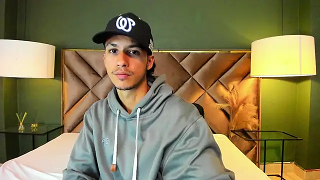 Snapshot of Marcus_Jeron chatting on September 28, 2025, 4:19 am Marcus Jeron online show from September 28, 2025, 4:19 am