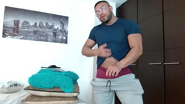 AntonyDAngelo25 online show from October 6, 2025, 9:26 pm