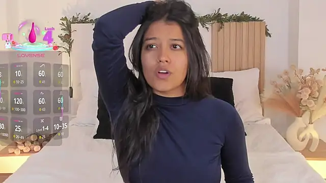 Snapshot of Camila_Bustamante chatting on January 13, 2026, 6:23 pm Camila Bustamante online show from January 13, 2026, 6:23 pm