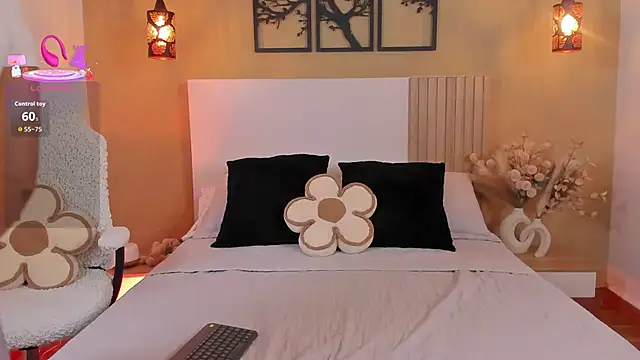 Snapshot of Camila_Bustamante chatting on November 6, 2025, 2:54 pm Camila Bustamante online show from November 6, 2025, 2:54 pm