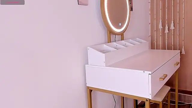 Snapshot of Camila_Bustamante chatting on February 20, 2026, 2:52 pm Camila Bustamante online show from February 20, 2026, 2:52 pm