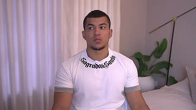 Thiago Valente online show from September 20, 2025, 1:49 pm