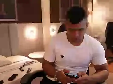 Thiago Valente online show from September 25, 2025, 1:17 pm