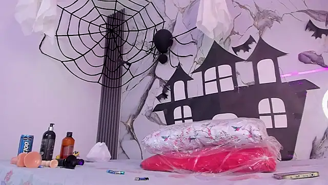 Snapshot of ElaineStark chatting on October 28, 2025, 3:40 am ElaineStark online show from October 28, 2025, 3:40 am