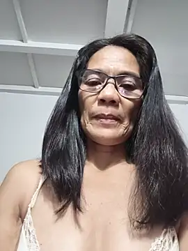 Snapshot of ImYourWoman_55 chatting on July 12, 2026, 8:31 pm ImYourWoman 55 online show from July 12, 2026, 8:31 pm