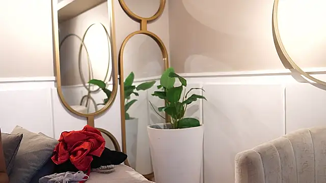 Ariaa Isabell online show from December 17, 2025, 6:57 pm