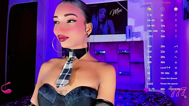 LADY-HOT-SEXY- online show from June 8, 2026, 1:28 am