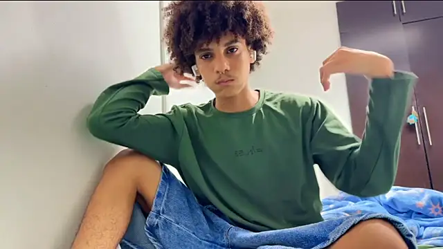 Max Rain online show from November 23, 2025, 4:00 am