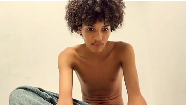 Max Rain online show from October 20, 2025, 3:41 am