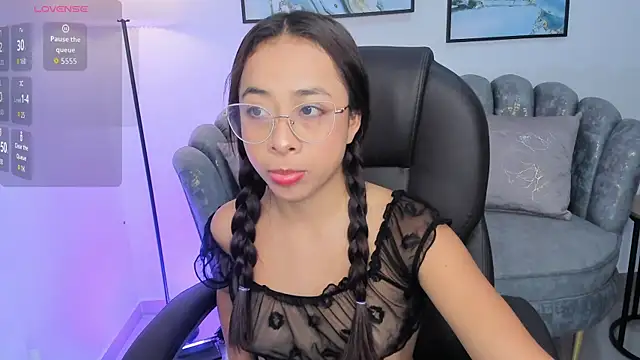 July Adams online show from November 26, 2025, 4:56 am