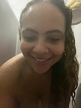 Snapshot of Chloe_Leaozinho chatting on July 8, 2026, 2:29 pm Chloe Leaozinho online show from July 8, 2026, 2:29 pm