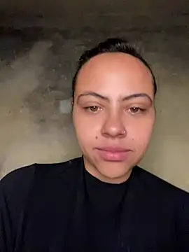 Snapshot of Chloe_Leaozinho chatting on May 12, 2026, 10:32 am Chloe Leaozinho online show from May 12, 2026, 10:32 am