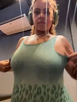 Chloe Leaozinho online show from February 22, 2026, 4:08 pm