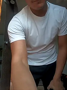 yourcrush0123 online show from February 5, 2026, 7:04 am