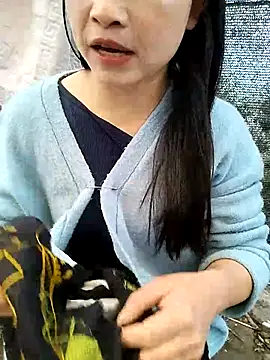 Snapshot of Tiyir597 chatting on February 27, 2026, 2:12 am Tiyir597 online show from February 27, 2026, 2:12 am