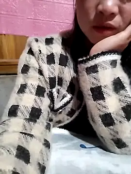 Tiyir597 online show from November 13, 2025, 3:49 pm