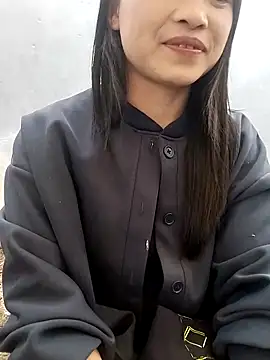 Snapshot of Tiyir597 chatting on February 12, 2026, 8:36 am Tiyir597 online show from February 12, 2026, 8:36 am