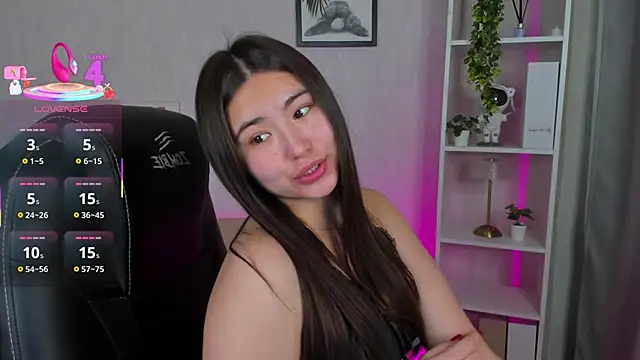 Megan Williamms online show from November 3, 2025, 12:27 am