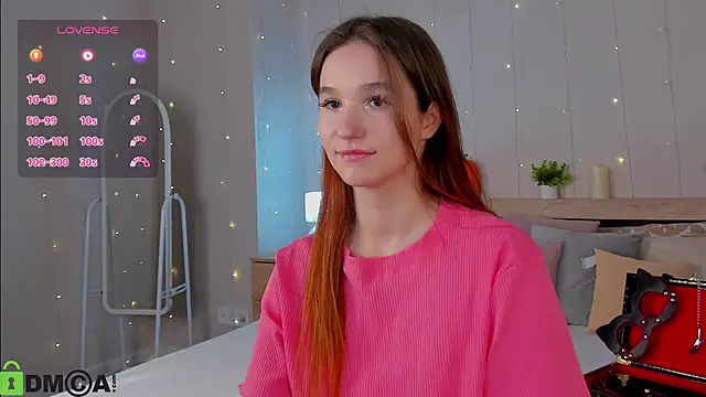 Eva Hollowey online show from October 26, 2025, 9:53 am