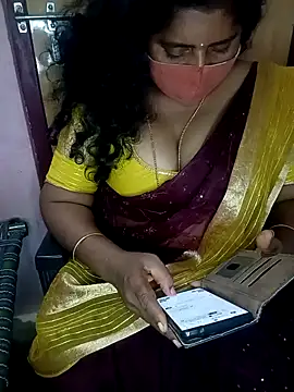 Snapshot of Jessi_25 chatting on February 19, 2026, 4:37 pm Jessi 25 online show from February 19, 2026, 4:37 pm