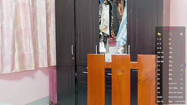 Snapshot of Serenaa_rabbit chatting on October 22, 2025, 11:53 am Serenaa rabbit online show from October 22, 2025, 11:53 am