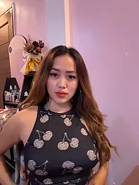 Snapshot of Serenaa_rabbit chatting on November 7, 2025, 4:11 pm Serenaa rabbit online show from November 7, 2025, 4:11 pm