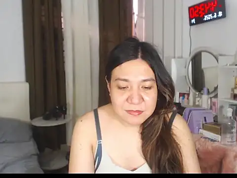 stellahugeX online show from June 18, 2026, 8:46 am