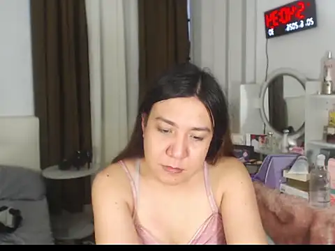 stellahugeX online show from June 19, 2026, 9:42 pm