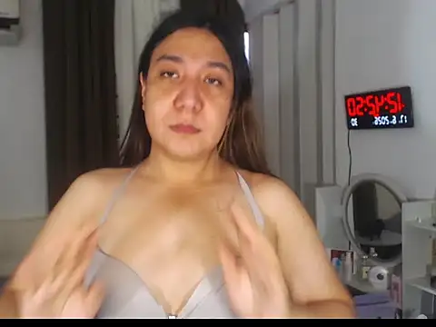 stellahugeX online show from June 17, 2026, 4:45 am