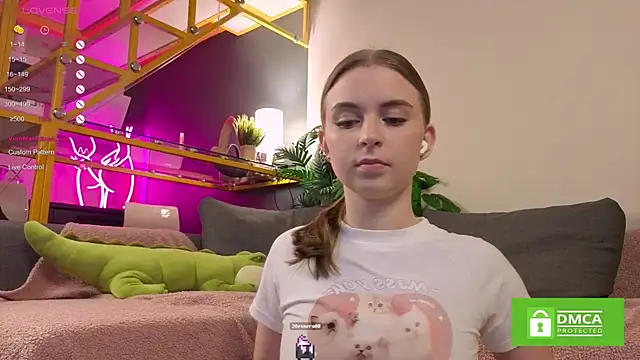 FlexiPixie online show from November 13, 2025, 5:55 am