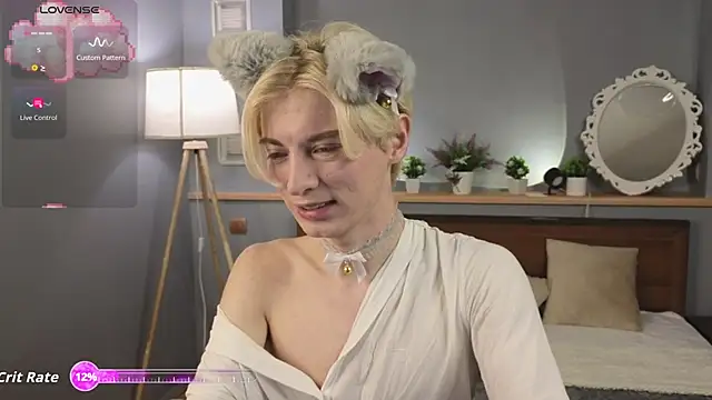 Snapshot of fiachand chatting on October 15, 2025, 8:17 pm fiachand online show from October 15, 2025, 8:17 pm