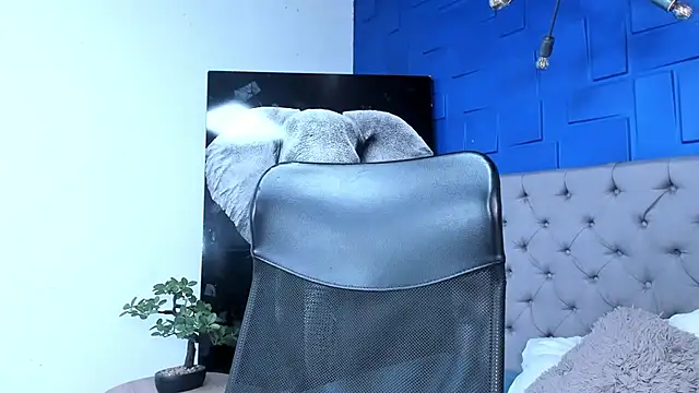 andres-clark92 online show from October 4, 2025, 5:47 pm