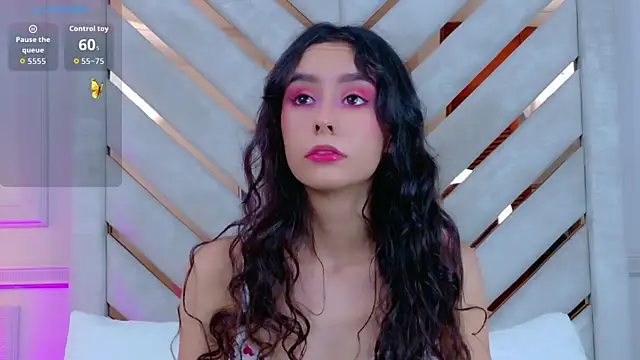 Sarah-Grace online show from November 19, 2025, 2:00 am