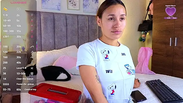 juliana-mancini online show from December 19, 2025, 6:43 pm