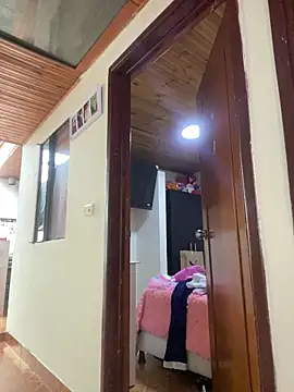 juliana-mancini online show from January 8, 2026, 6:25 pm