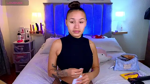 juliana-mancini online show from April 17, 2026, 4:10 pm