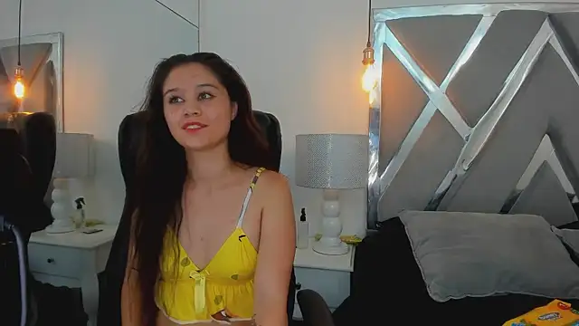 Snapshot of Aprilwatson chatting on October 25, 2025, 2:33 am Aprilwatson online show from October 25, 2025, 2:33 am