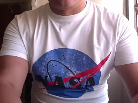 zeusmasterhorny online show from October 31, 2025, 4:36 pm