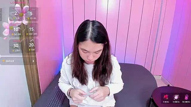 Snapshot of Laurent_Scott_ chatting on October 2, 2025, 12:30 pm Laurent Scott  online show from October 2, 2025, 12:30 pm